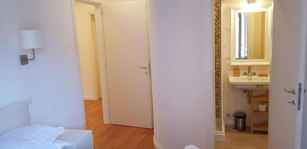 Restored Apartment - Stunning Pantheon View โรม ภายนอก รูปภาพ